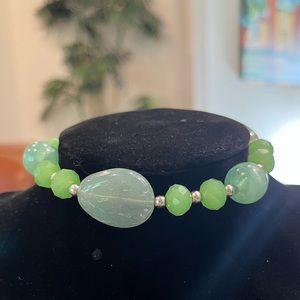 Jade colored bead chunky stretch bracelet